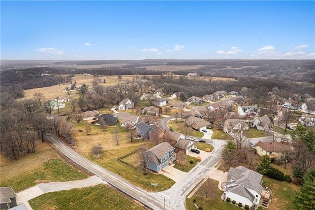 22600 E 27th Street S, Blue Springs, MO 64015