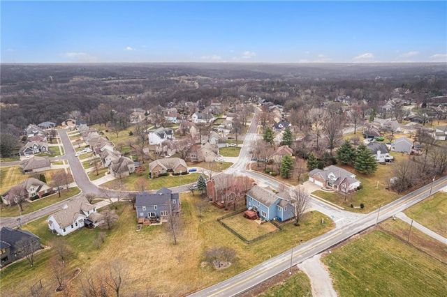 22600 E 27th Street S, Blue Springs, MO 64015