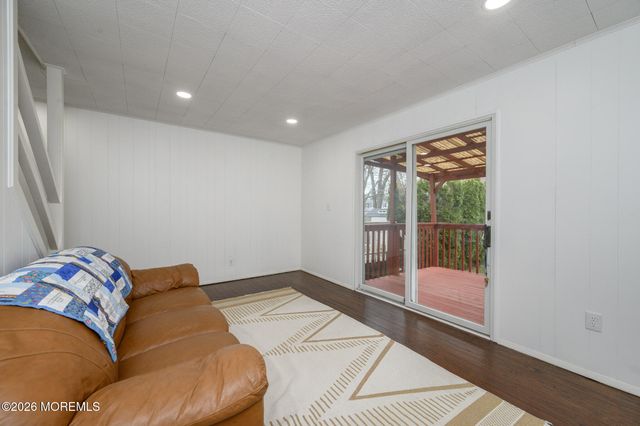 25 Belshaw Avenue, Shrewsbury Twp, NJ 07724
