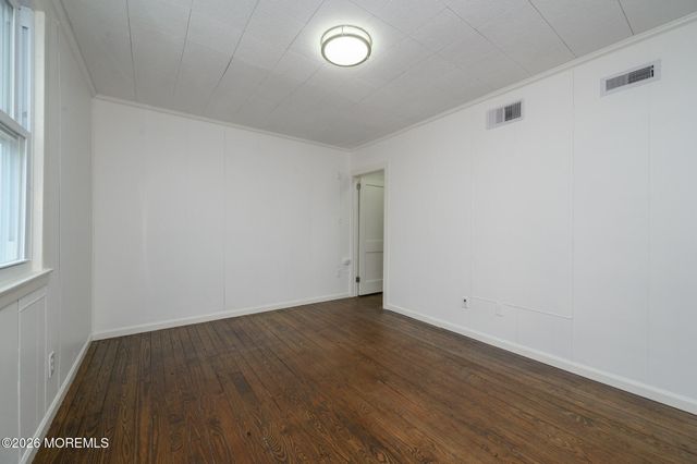 25 Belshaw Avenue, Shrewsbury Twp, NJ 07724