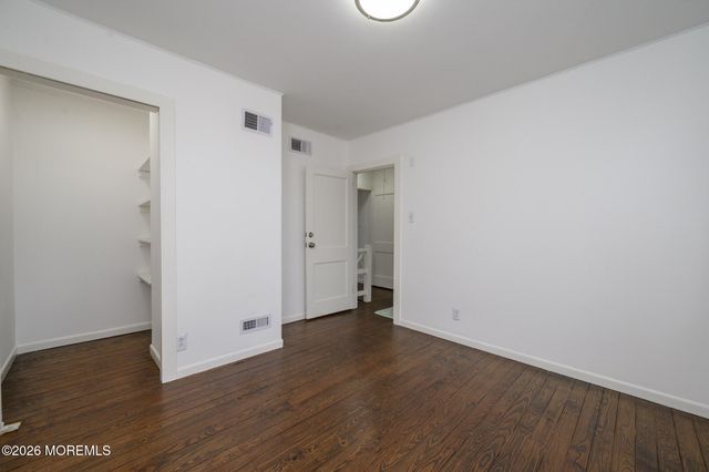 25 Belshaw Avenue, Shrewsbury Twp, NJ 07724