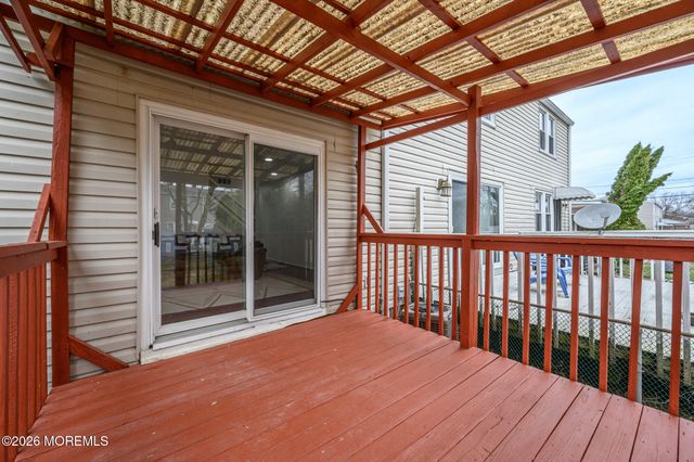 25 Belshaw Avenue, Shrewsbury Twp, NJ 07724