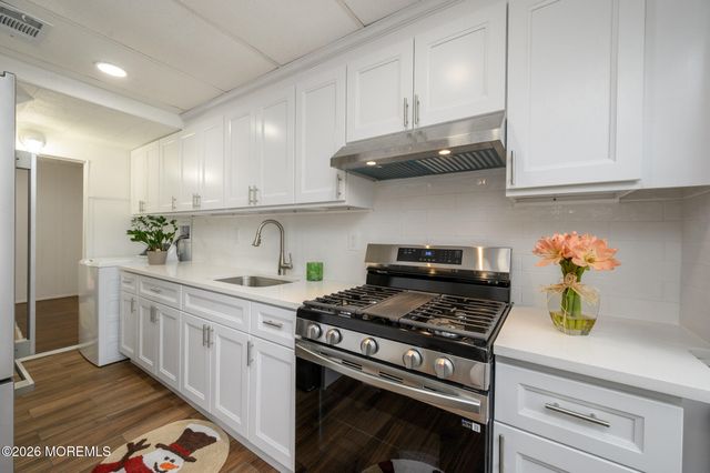 25 Belshaw Avenue, Shrewsbury Twp, NJ 07724