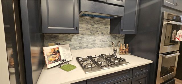 450 Willow Dr, Mt Lebanon, PA 15243