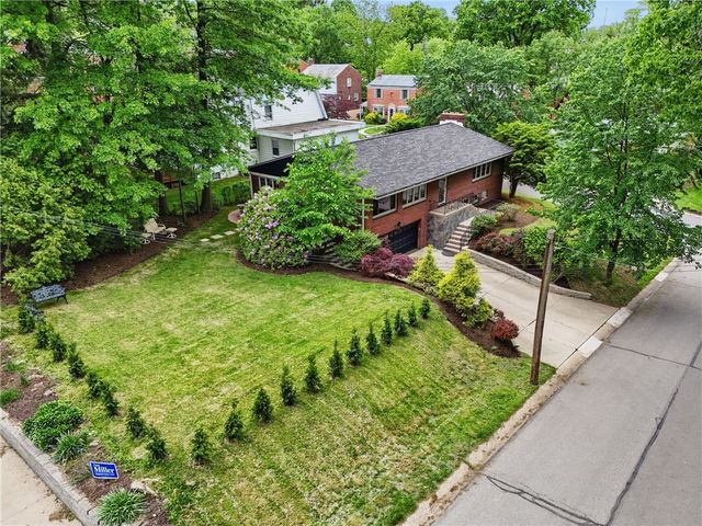 450 Willow Dr, Mt Lebanon, PA 15243