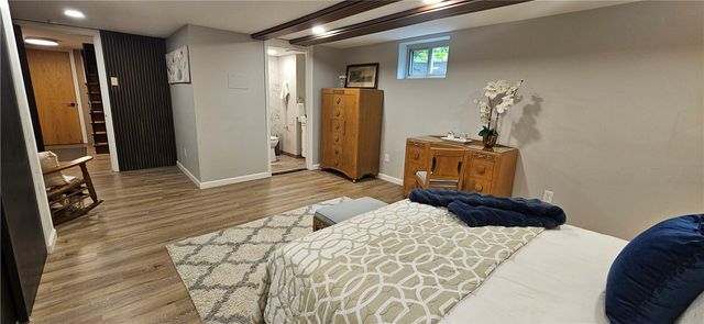 450 Willow Dr, Mt Lebanon, PA 15243