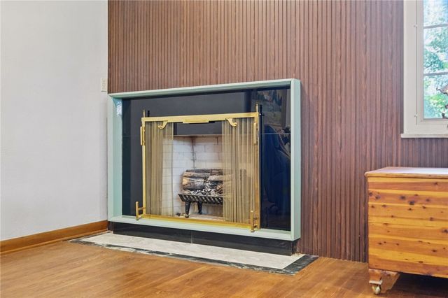 450 Willow Dr, Mt Lebanon, PA 15243