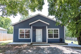 915 E Perkins Avenue, Guthrie, OK 73044