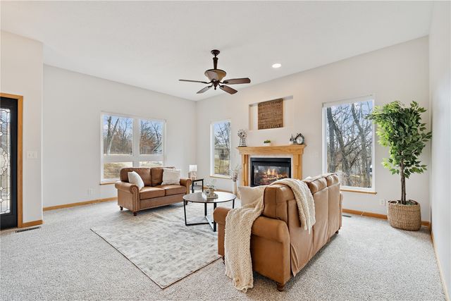 1589 Twin Valley Dr NE, Solon, IA 52333