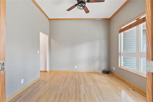 1589 Twin Valley Dr NE, Solon, IA 52333