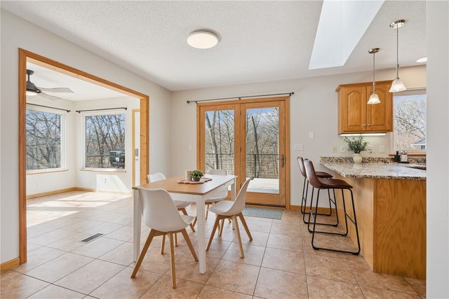 1589 Twin Valley Dr NE, Solon, IA 52333