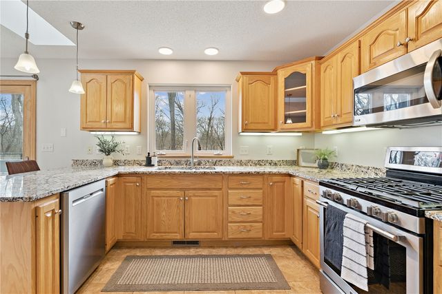 1589 Twin Valley Dr NE, Solon, IA 52333