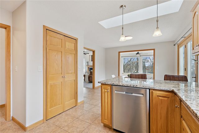 1589 Twin Valley Dr NE, Solon, IA 52333