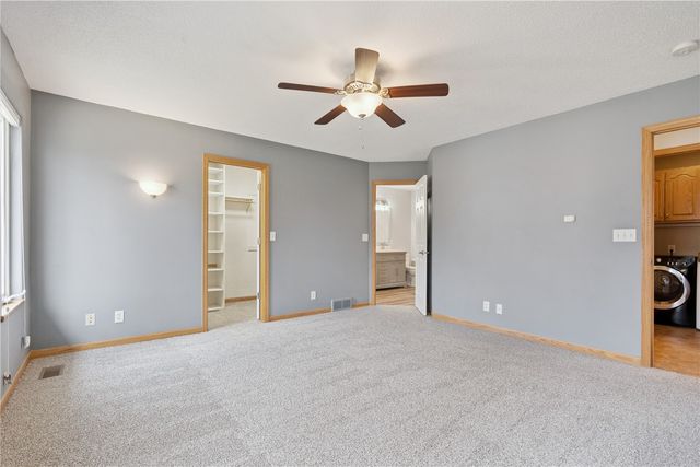 1589 Twin Valley Dr NE, Solon, IA 52333