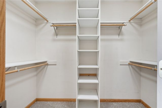 1589 Twin Valley Dr NE, Solon, IA 52333