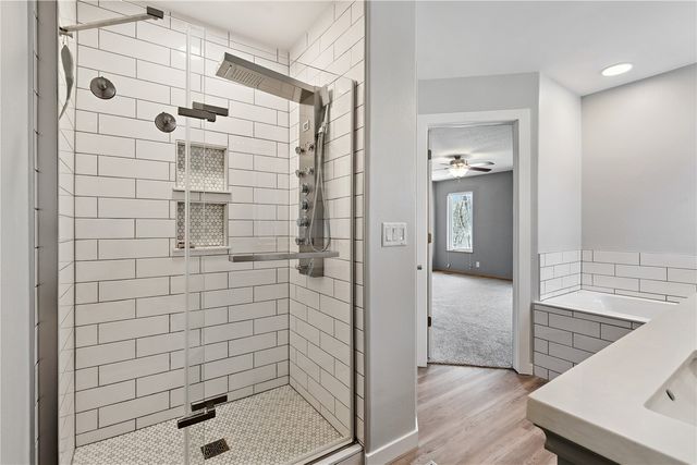 1589 Twin Valley Dr NE, Solon, IA 52333