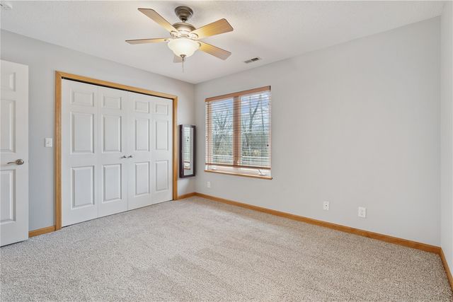 1589 Twin Valley Dr NE, Solon, IA 52333