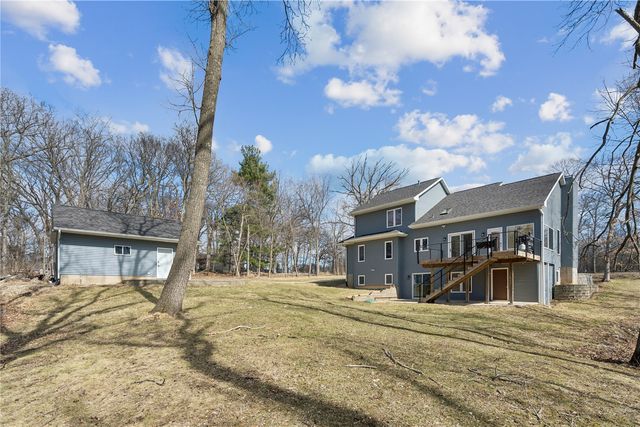 1589 Twin Valley Dr NE, Solon, IA 52333