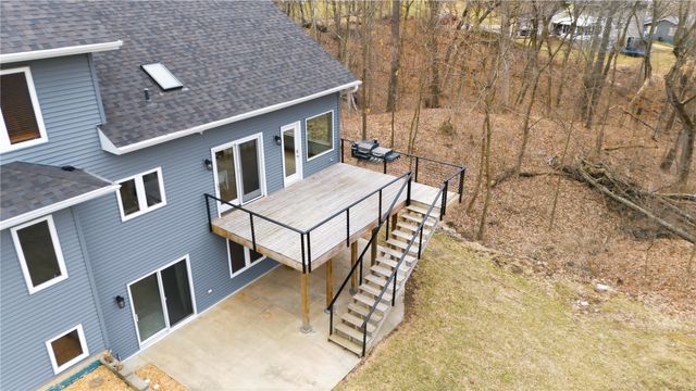 1589 Twin Valley Dr NE, Solon, IA 52333