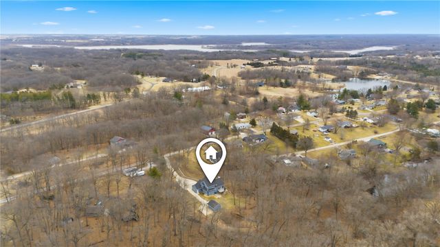 1589 Twin Valley Dr NE, Solon, IA 52333