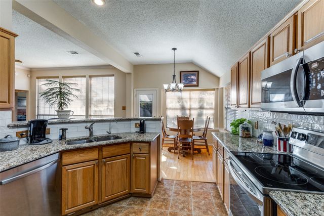 4804 Davy Crockett Trail, Fort Worth, TX 76137