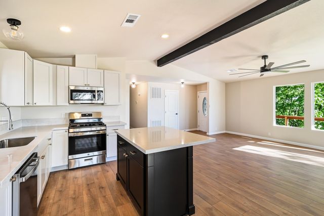 4750 Enchanted Way, Redding, CA 96001