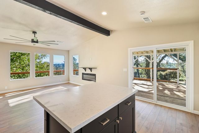 4750 Enchanted Way, Redding, CA 96001