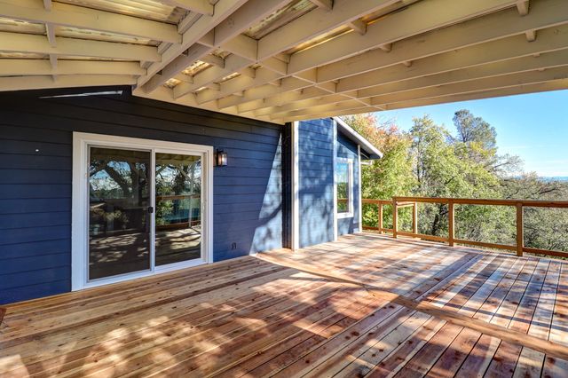 4750 Enchanted Way, Redding, CA 96001