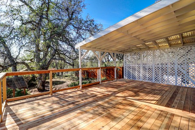 4750 Enchanted Way, Redding, CA 96001