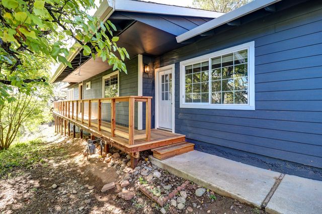 4750 Enchanted Way, Redding, CA 96001