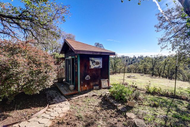 4750 Enchanted Way, Redding, CA 96001