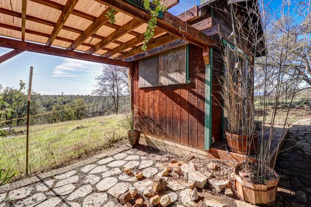 4750 Enchanted Way, Redding, CA 96001