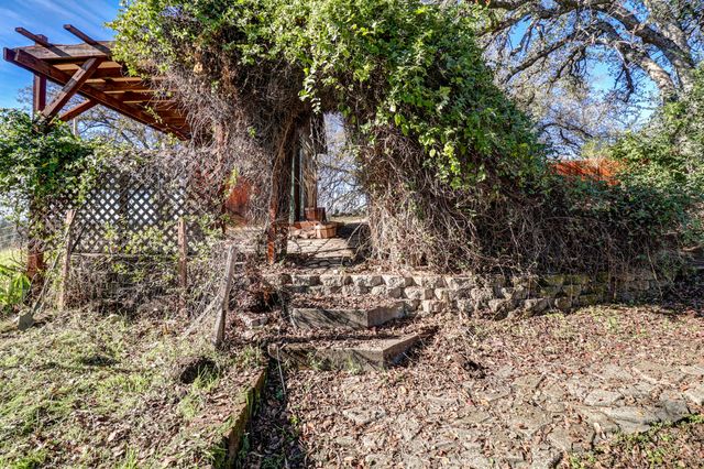 4750 Enchanted Way, Redding, CA 96001