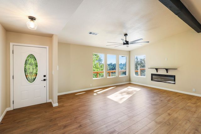 4750 Enchanted Way, Redding, CA 96001