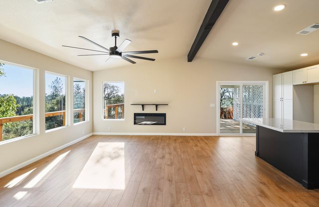 4750 Enchanted Way, Redding, CA 96001