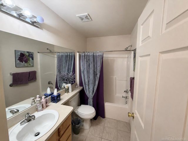 12215 Noonan Court, Utica, MI 48315