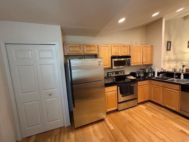 12215 Noonan Court, Utica, MI 48315