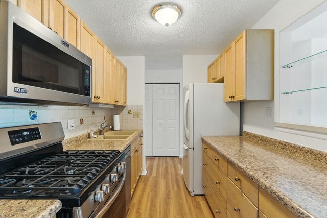 1207 S Old Wilke Road 303, Arlington Heights, IL 60005