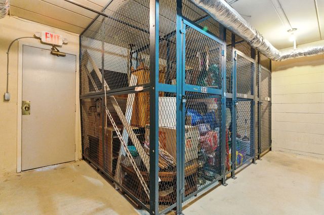 1207 S Old Wilke Road 303, Arlington Heights, IL 60005