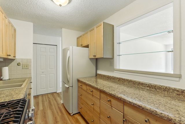 1207 S Old Wilke Road 303, Arlington Heights, IL 60005