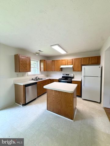 9906 WARWICK PL, Fredericksburg, VA 22408