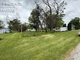 W 14339 3rd Street, Oak Harbor, OH 43458