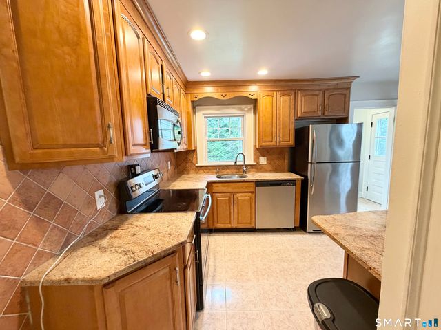 89 Shelton Avenue, Shelton, CT 06484