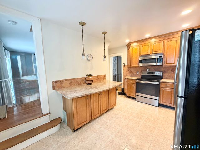89 Shelton Avenue, Shelton, CT 06484