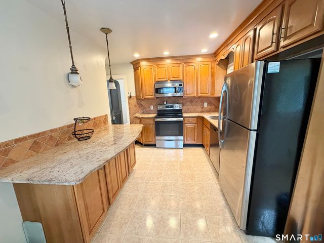 89 Shelton Avenue, Shelton, CT 06484