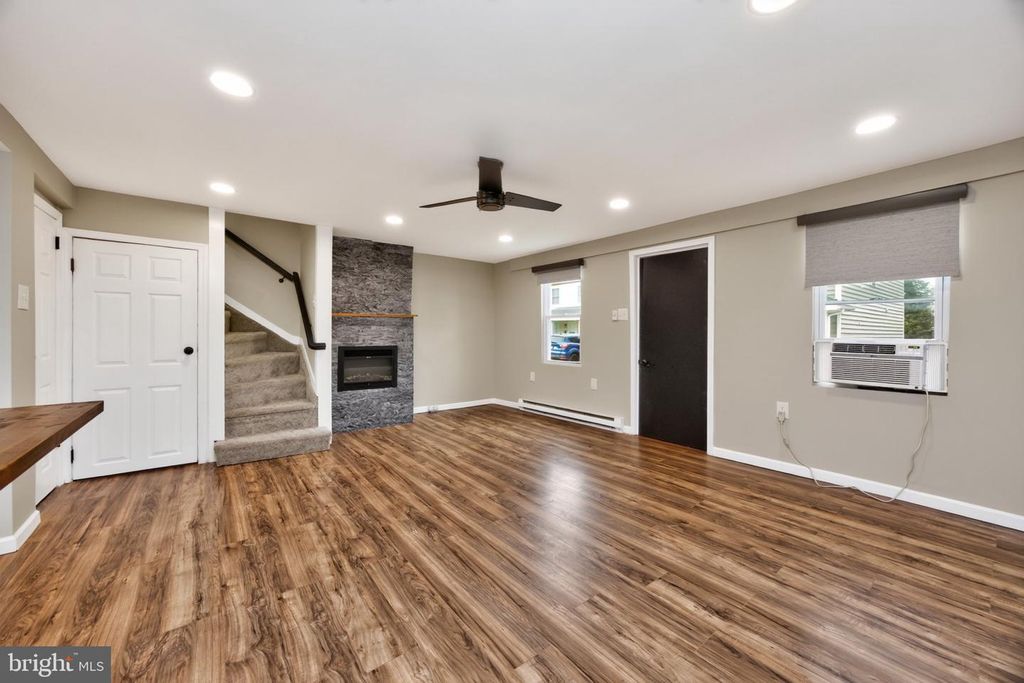 122 NORTH ST, Phoenixville, PA 19460 — photo 5
