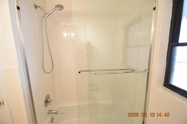 528 SUWANEE CIRCLE, Tampa, FL 33606