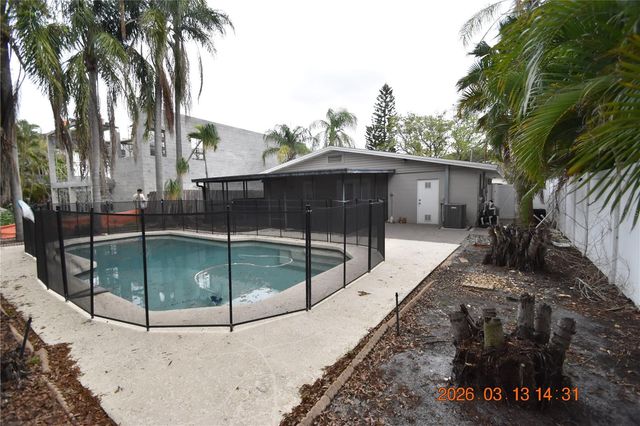 528 SUWANEE CIRCLE, Tampa, FL 33606