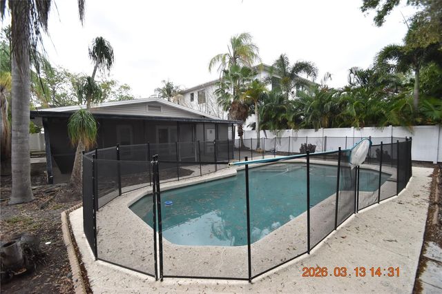 528 SUWANEE CIRCLE, Tampa, FL 33606