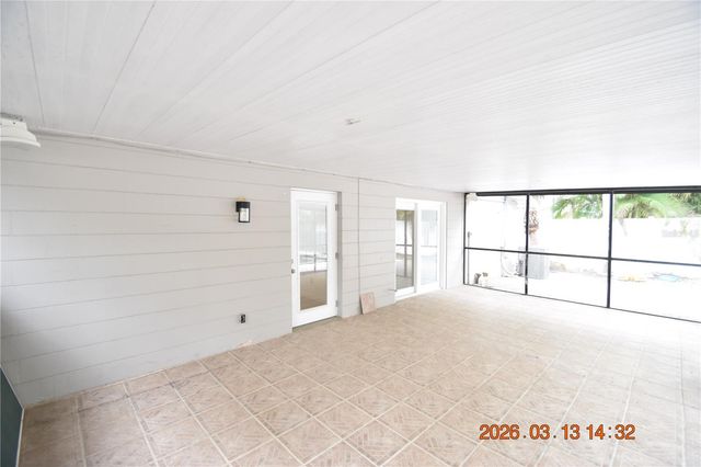 528 SUWANEE CIRCLE, Tampa, FL 33606